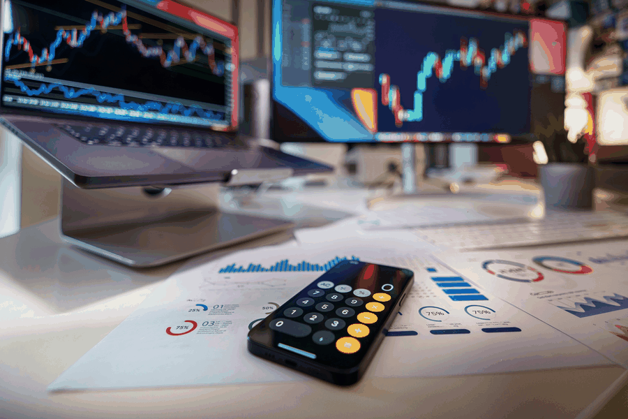 liquidity crisis meeting, financial stress analysis, team collaboration